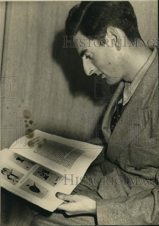 1939 Press Photo Story writer Claude Marks - noc50664