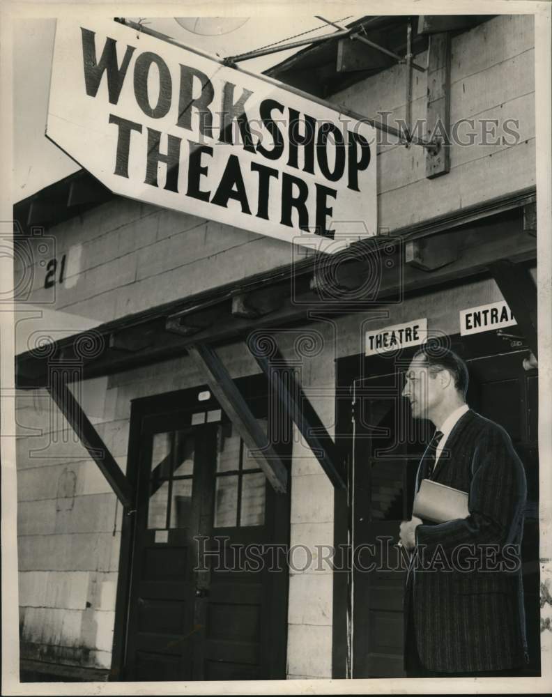 1963 Press Photo LSUNO&#39;s Al Varnado outside Workshop Theater - noc50671- Historic Images