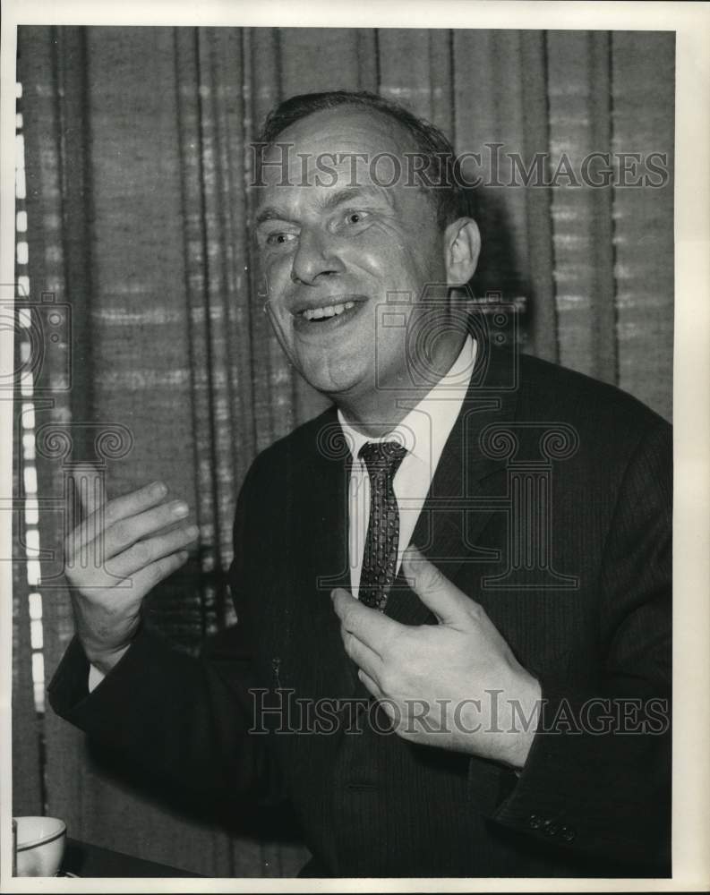 1968 Press Photo Dr. Alexander Von Hasta, West German Historian and Lecturer- Historic Images