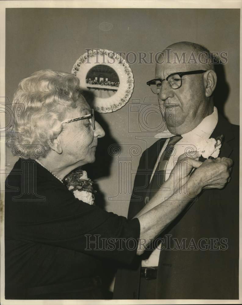 1964 Press Photo Mr. and Mrs. W.A. Van Hees on Golden Wedding Anniversary- Historic Images