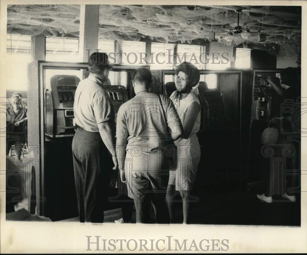 1966 Press Photo Slot machines on the Pan-American excursion boats - noc51311- Historic Images