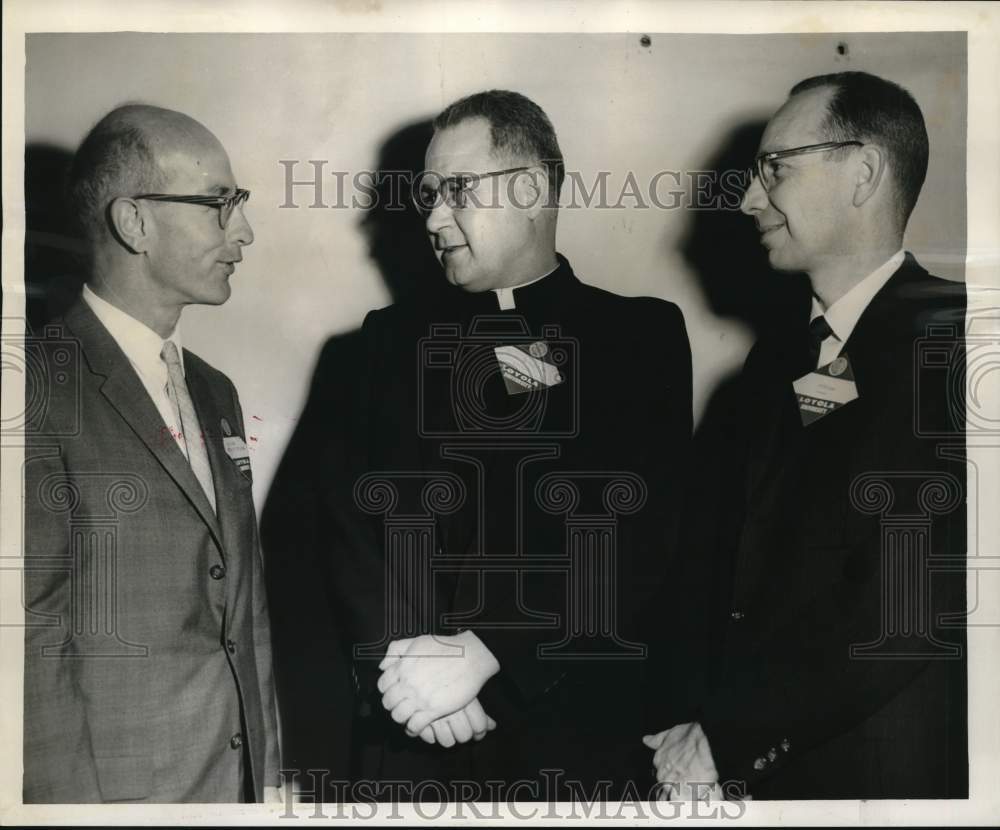 1960 Press Photo Deans Paul Vonk, Edward Doyle, Water Lowrey meet at Loyola- Historic Images