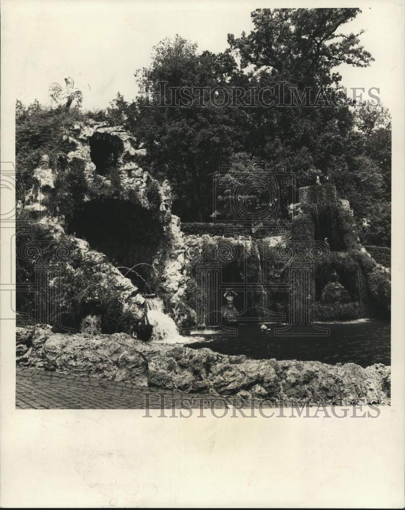 1968 Press Photo Falls frame sculpture by Gianlorenzo Bernini in New Orleans