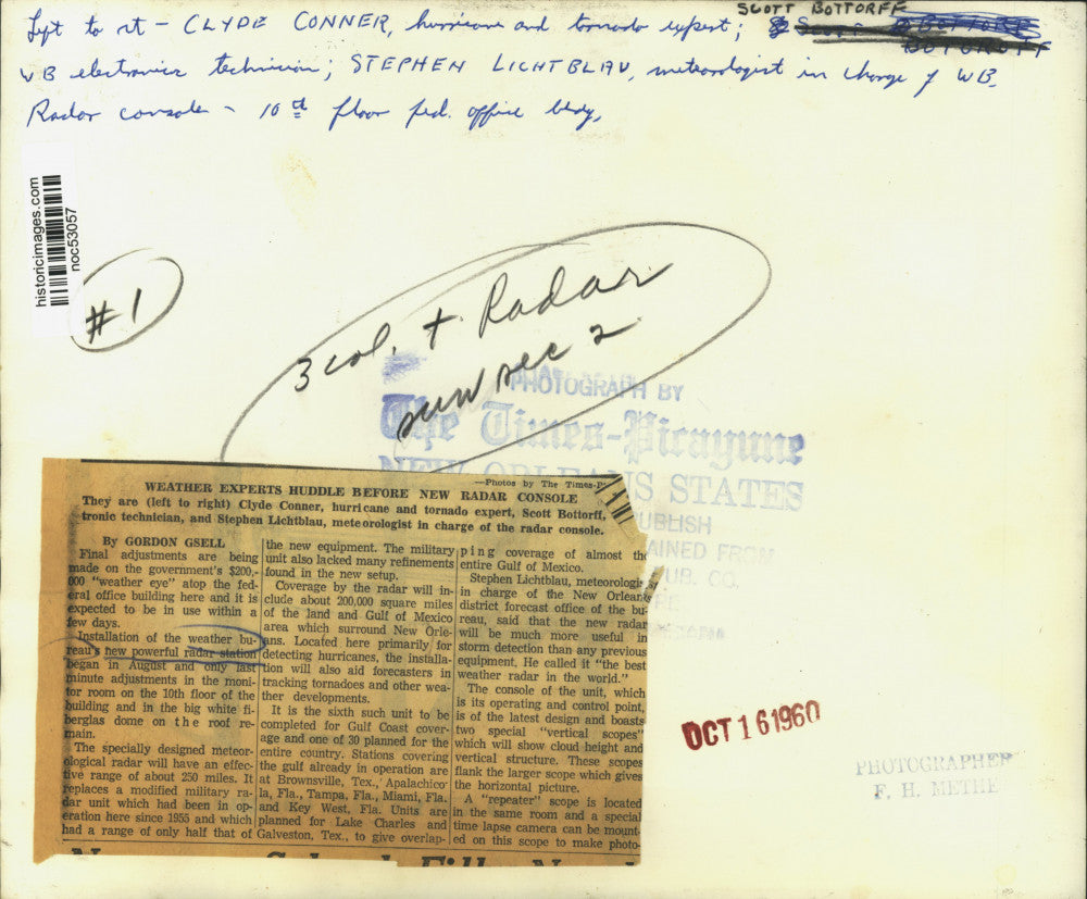 1960 Press Photo New Orleans Weather Bureau - Clyde Conner and Other Officials