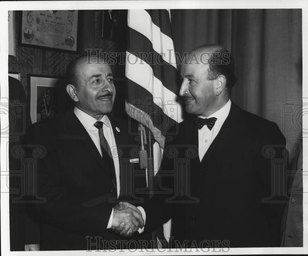 1965 Press Photo Mayor Victor Schiro and Argentine consul general Rafael Vazquez