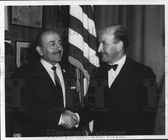 1965 Press Photo Mayor Victor Schiro and Argentine consul general Rafael Vazquez