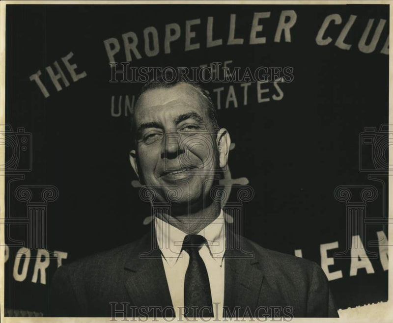 Load image into Gallery viewer, 1966 Press Photo McVey F. Ward, former executive secretary New Orleans Steamship
