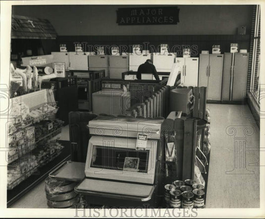 1973 Press Photo Interior of Lakeside Western Auto store on Veterans Boulevard