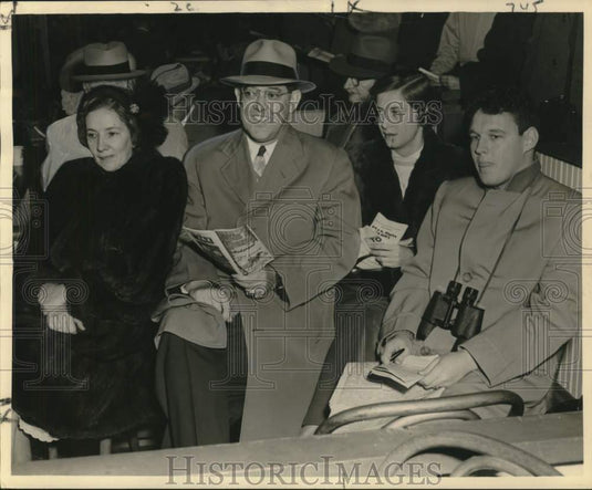 1959 Press Photo Mr. and Mrs. Robert Simpson at event - noc54003