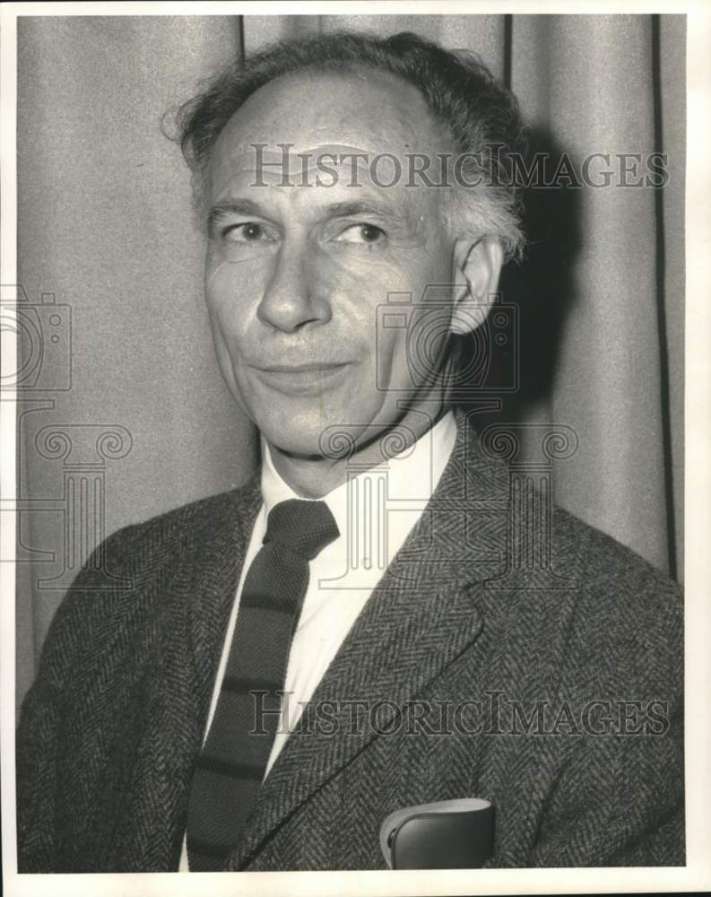 1969 Press Photo Doctor Byron H. Waksman, chairman of Microbiology at Yale