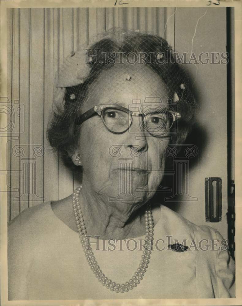 1969 Press Photo Mrs. Ellen S. Warren, president of Abram J. Ryan, USDC chapter