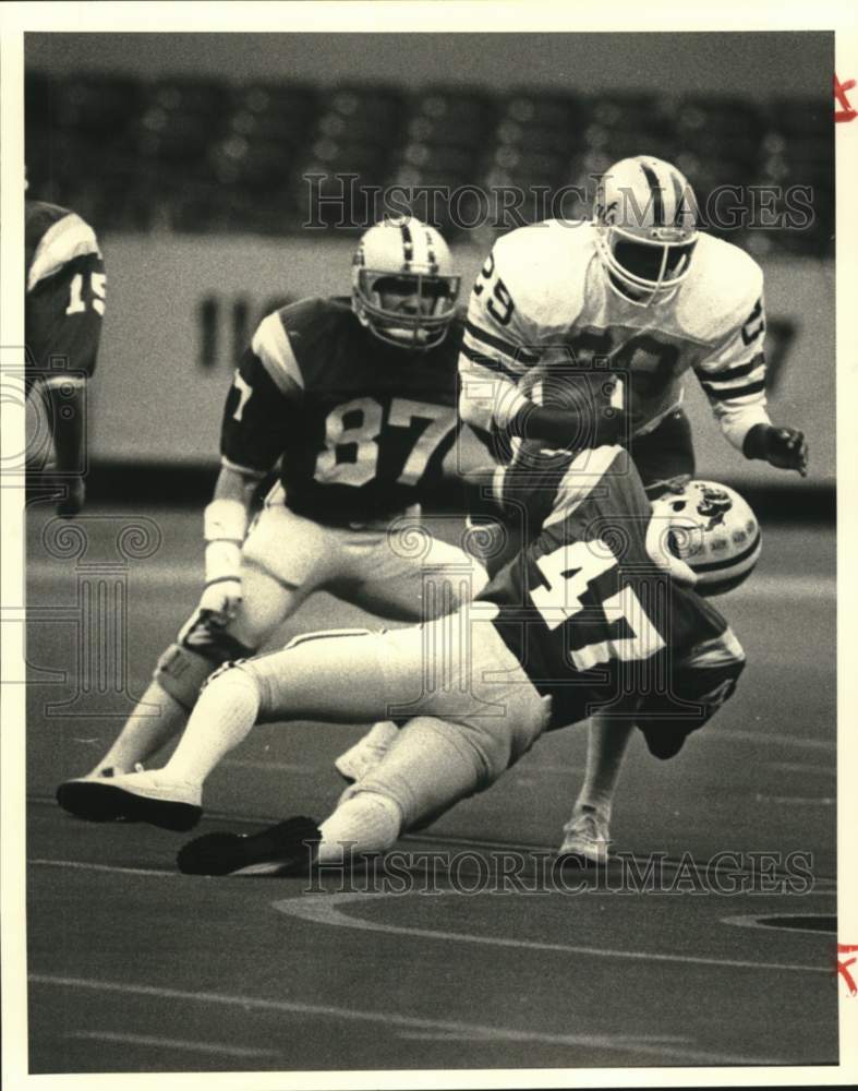 1983 Press Photo Lutcher&#39;s football player Brent Waguespack (87) on the field.- Historic Images