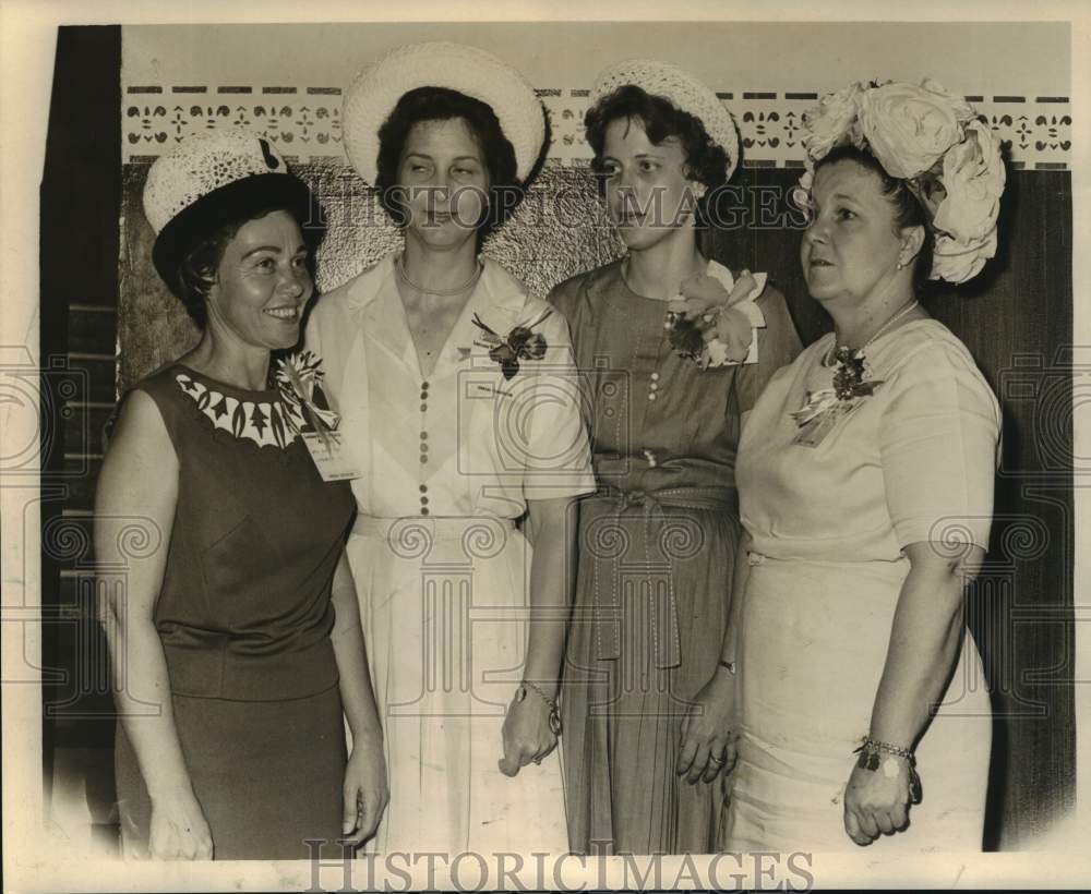 1965 Press Photo Members of Veterinary Association Meet At Arnauds - noc55728