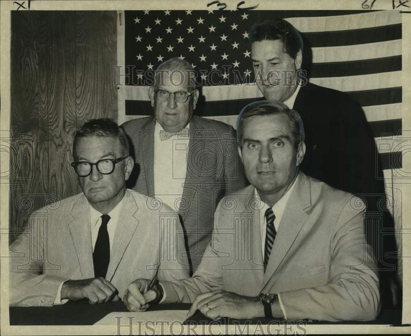 Load image into Gallery viewer, 1970 Press Photo Men Signing New Orleans Athletic Club Expansion Contract
