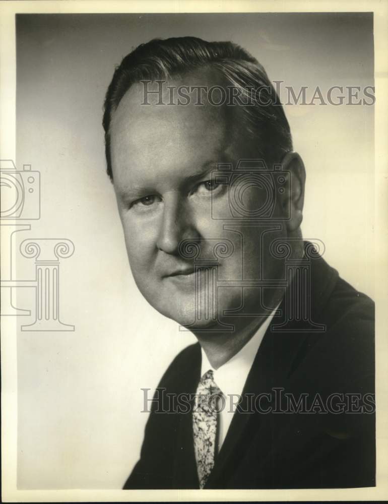 Load image into Gallery viewer, 1965 Press Photo William W. Wells, Director of Southern Pine Plywood Division
