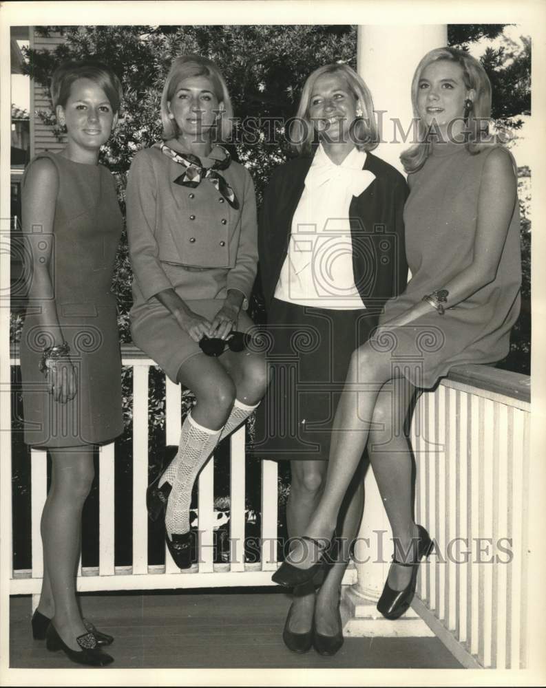 1969 Press Photo New Orleans-Women at a social event - noc56253- Historic Images