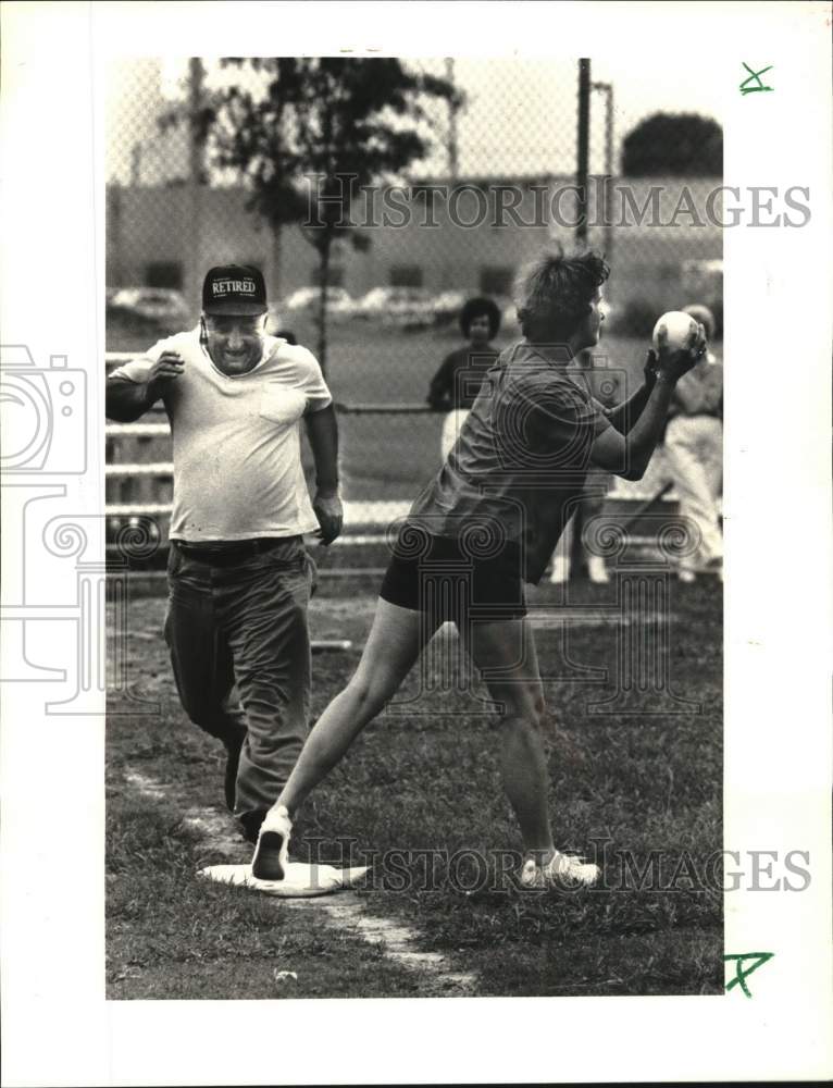 1985 Press Photo West Bank Golden Ager Baseball at Belle Terre Playground- Historic Images