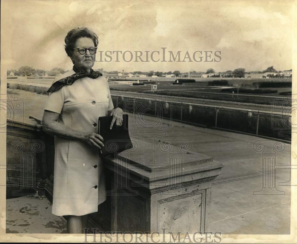 1970 Press Photo Mrs. Lucile Wells at the Fair Grounds of New Orleans - Historic Images