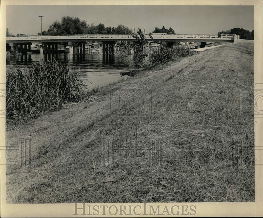 1962 Press Photo View of 17th Street Canal Bridge - noc57500