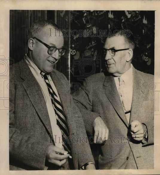 1955 Press Photo GC Taylor conferring with Warner Shepherd - noc57905