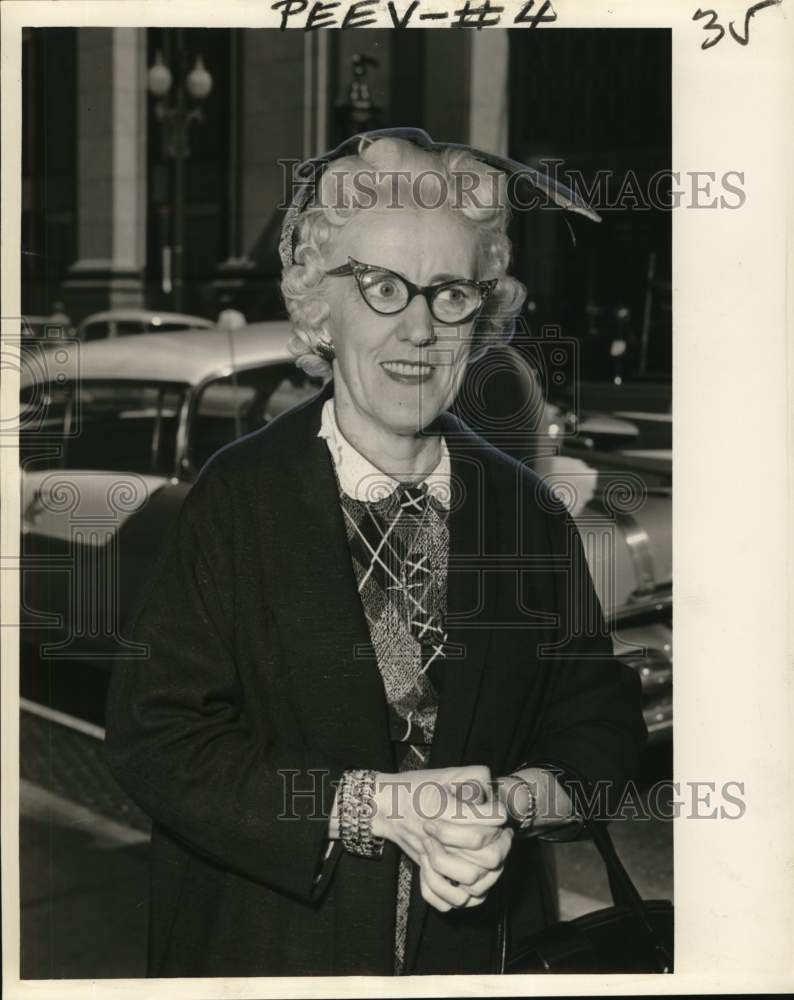 1960 Press Photo Mrs. J. R. Sherman tells how husband&#39;s temper irritates her