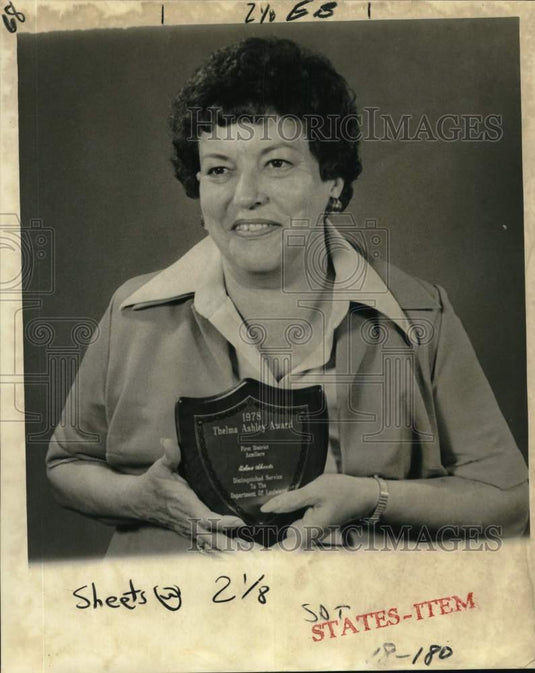 1978 Press Photo Edna Sheets with Thelma Ashley Award - noc58048- Historic Images