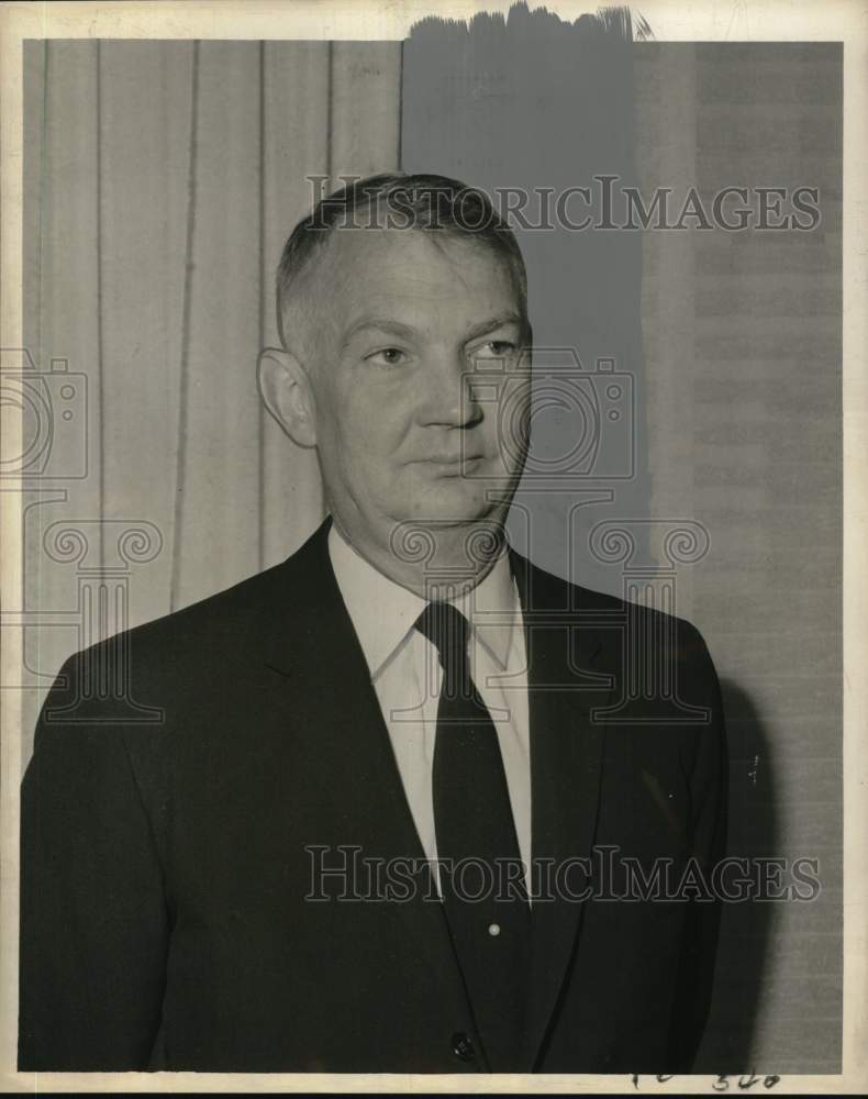 1960 Press Photo William L. Shepherd, member of committee for public education