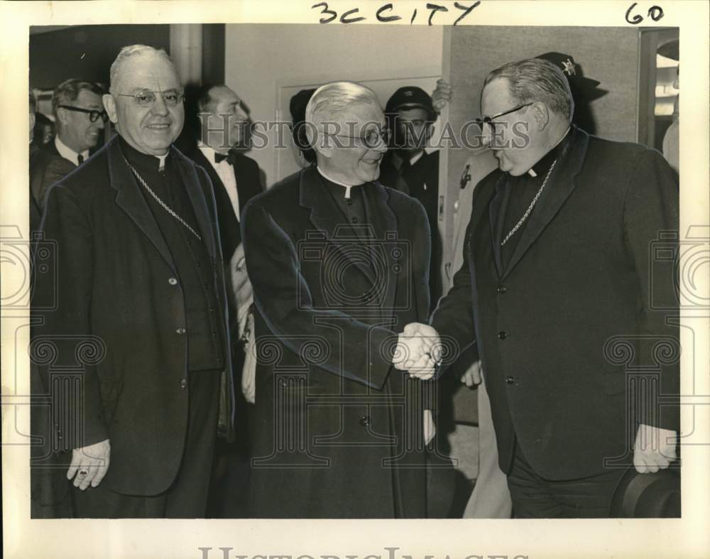 1965 Press Photo Lawrence Cardinal Shehan welcomed in New Orleans by prelates
