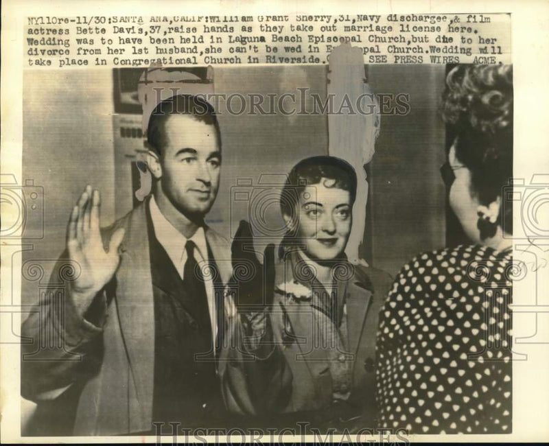 Load image into Gallery viewer, 1945 Press Photo William Grant Sherry &amp; Bette Davis-Marriage License application
