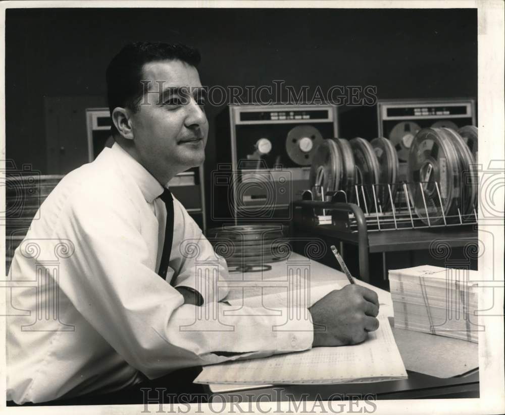 1966 Press Photo Frank Volpi working at Louisiana Power & Light - noc58497