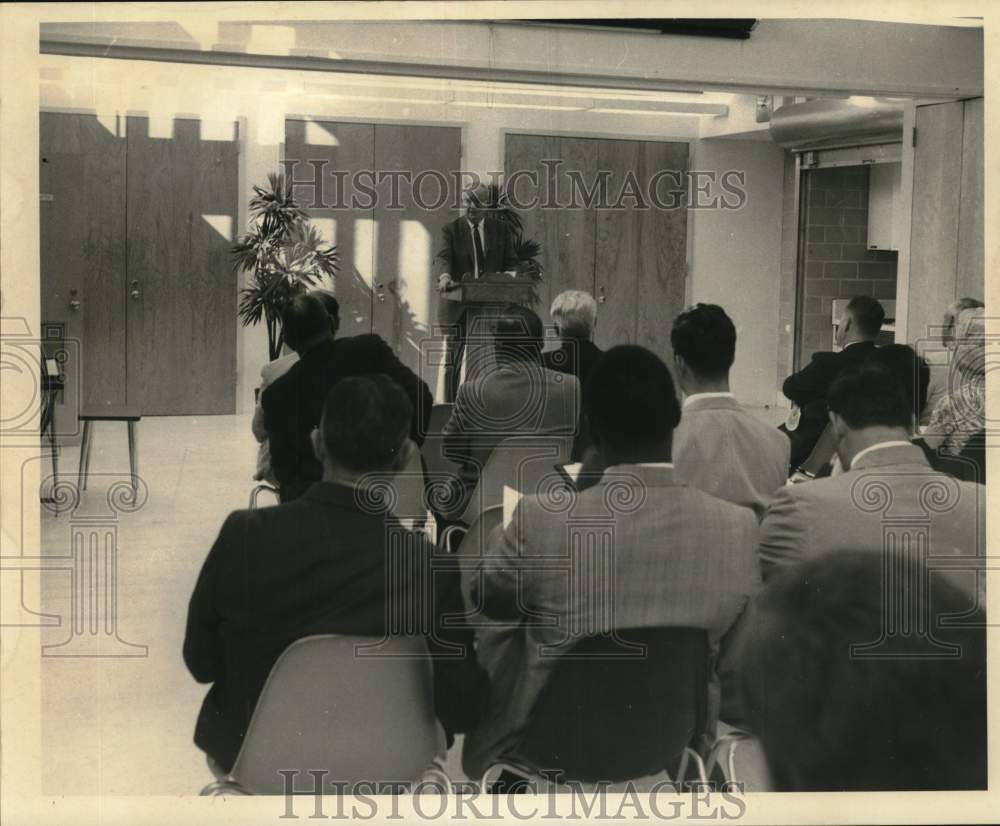 1969 Press Photo Audience views speaker at Youth Study Center addition meeting- Historic Images