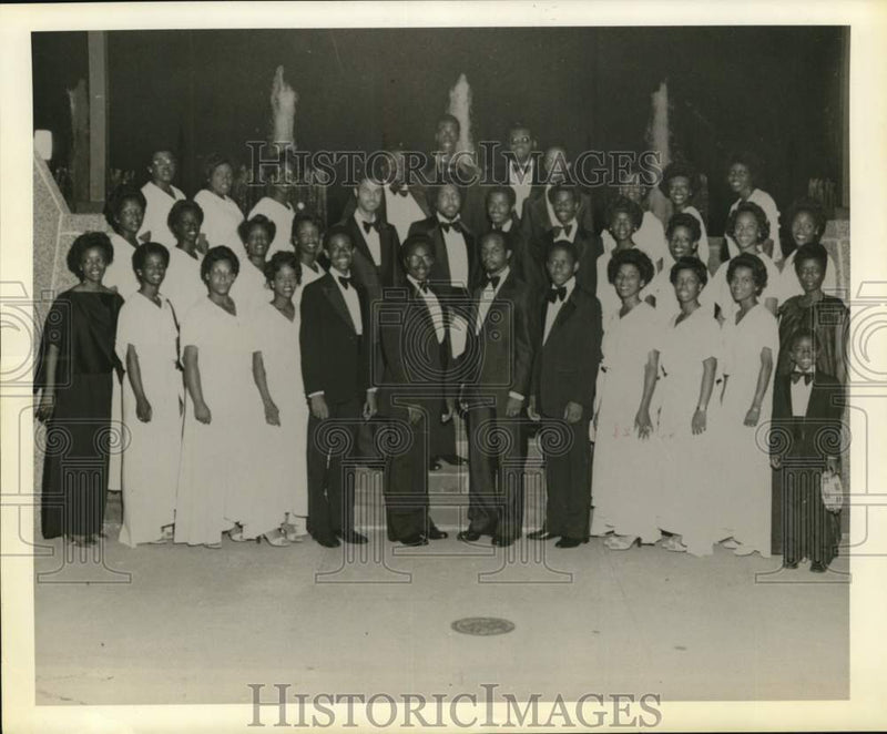 Load image into Gallery viewer, 1981 Press Photo Youth Inspirational Choir of New Orleans - noc58755

