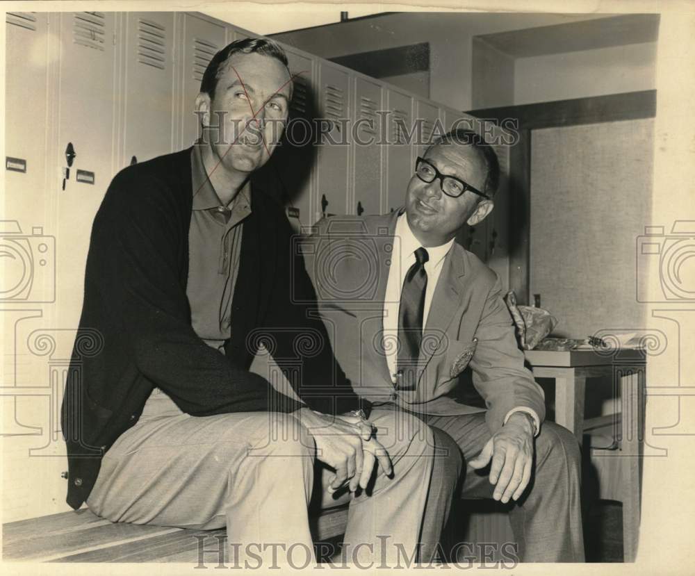 1967 Press Photo Jack Weiss on the right, Greater New Orleans Open Official.- Historic Images