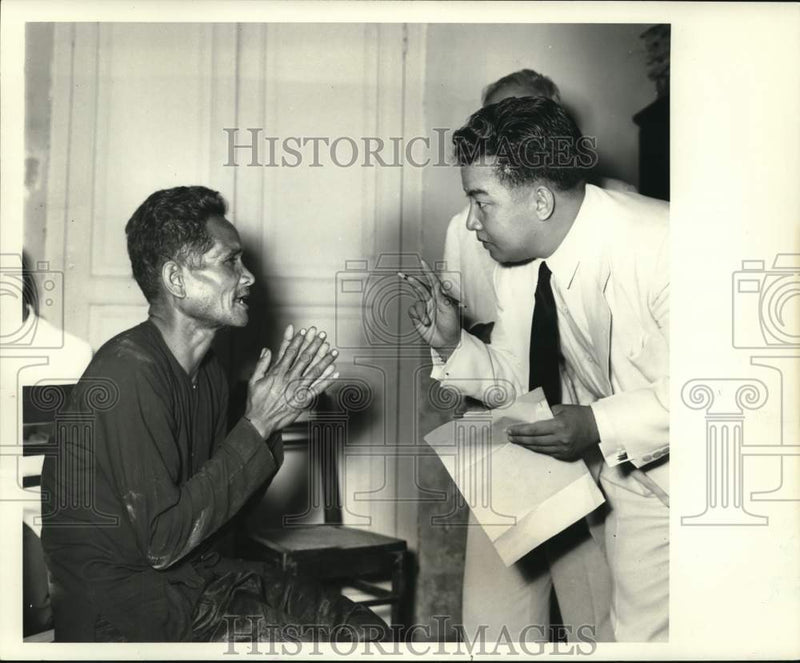 Load image into Gallery viewer, 1968 Press Photo Norodom Sihanouk listens to petitioner during hearing
