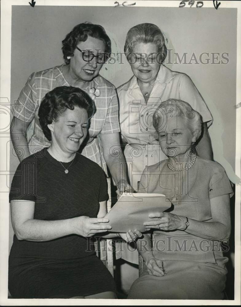 1967 Press Photo Women plan for the Training School for Women in Church Work.