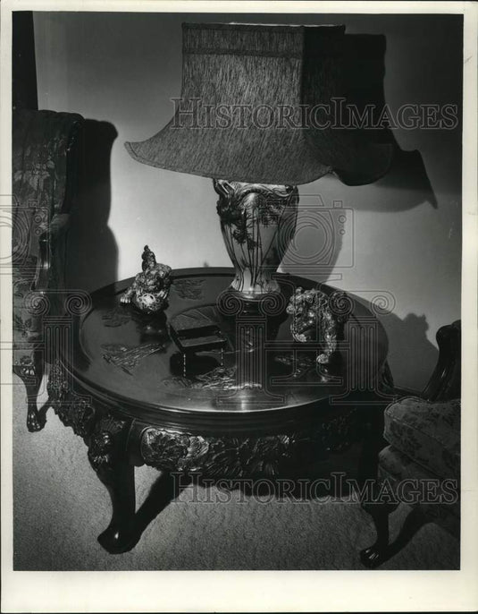 1961 Press Photo Asian ceramic lamp on cherry table at Shelton home in Metairie