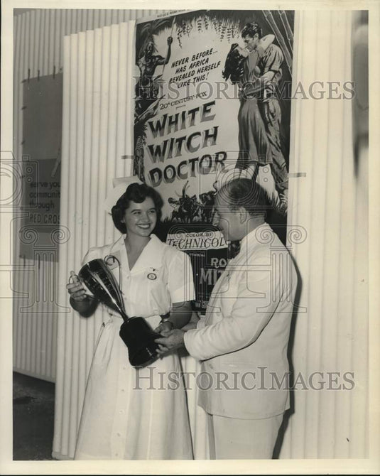 1953 Press Photo Joan Simmons & Vic Schiro - noc59746