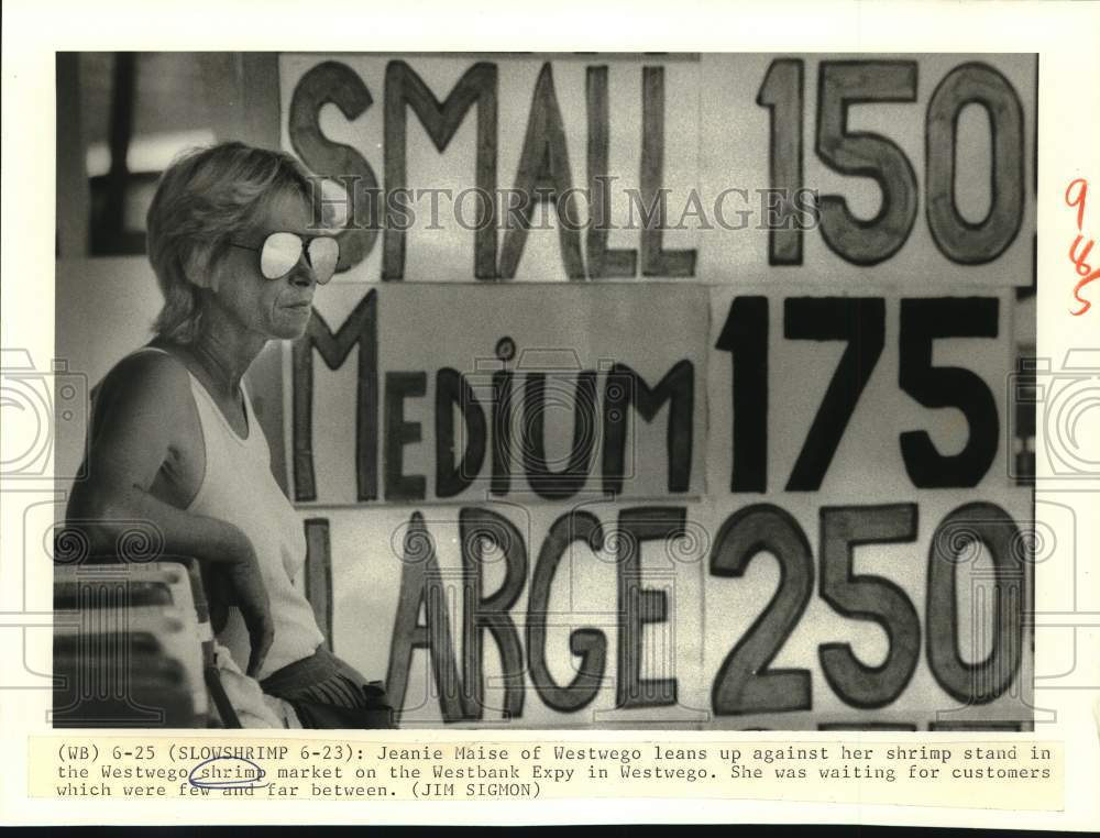 1988 Press Photo Jeanie Maise manning her stand in Westwego shrimp market- Historic Images