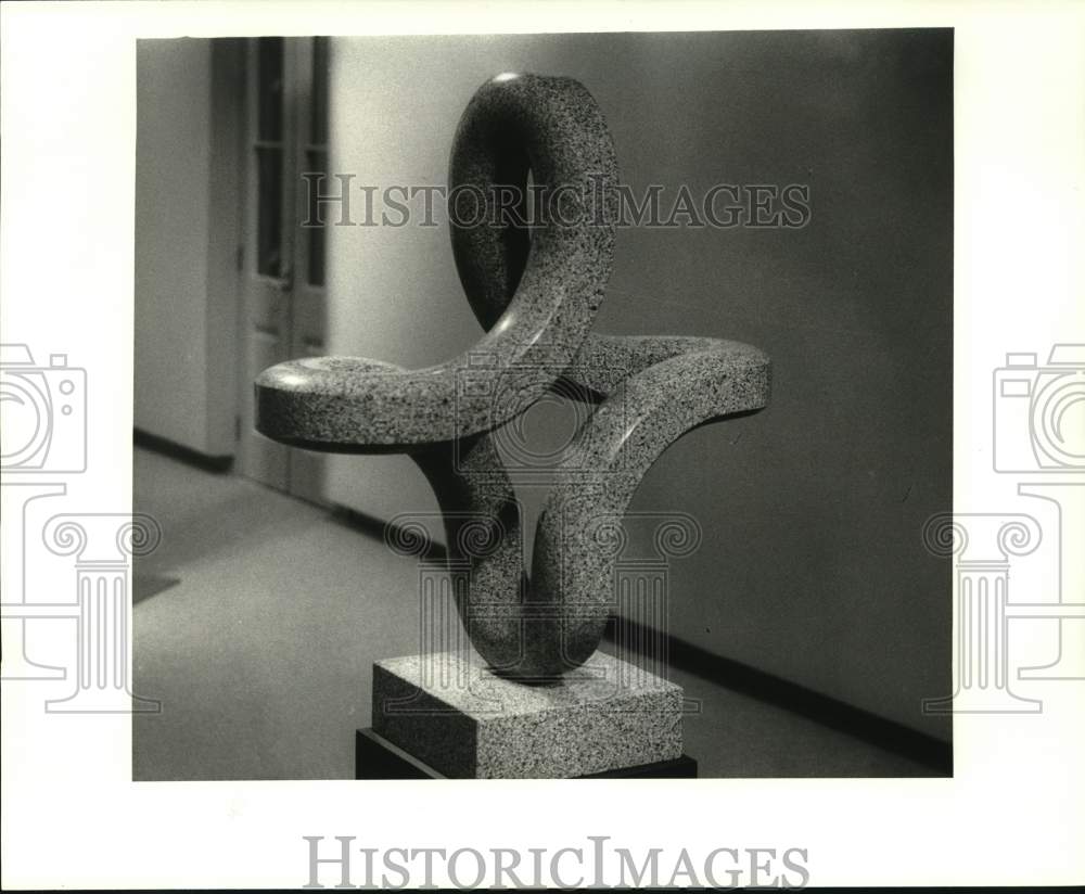 1987 Press Photo Sculpture on display at Simms Fine Art Gallery - noc59917