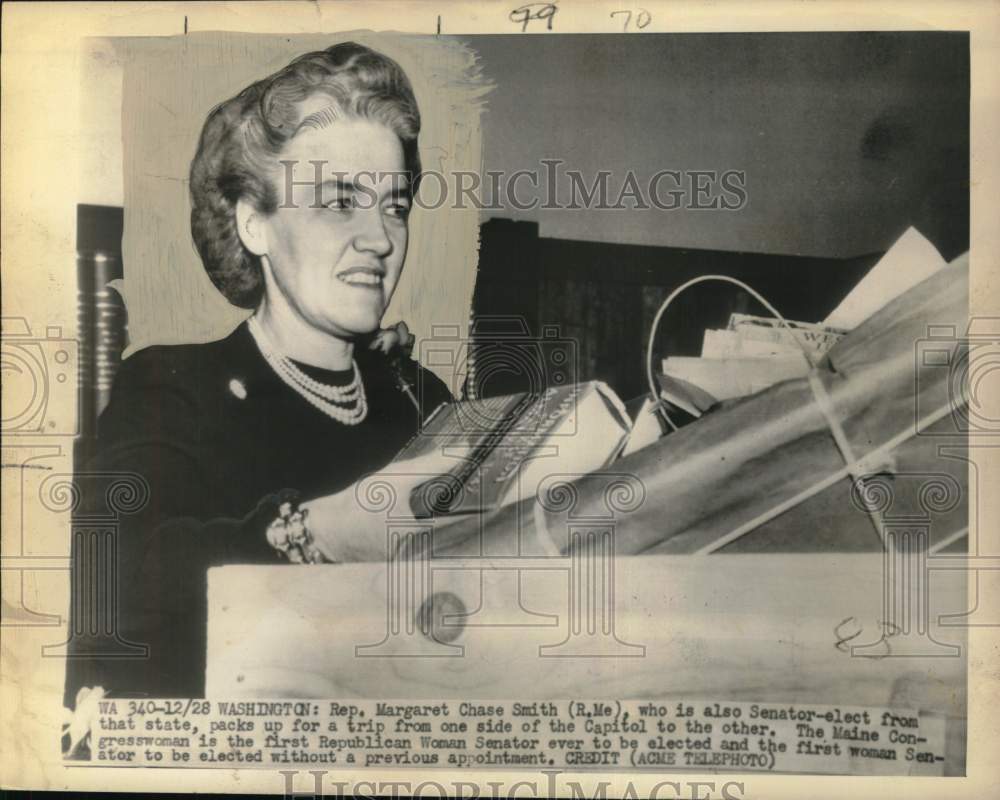 1948 Press Photo Representative Margaret Chase Smith moves to Senate side.