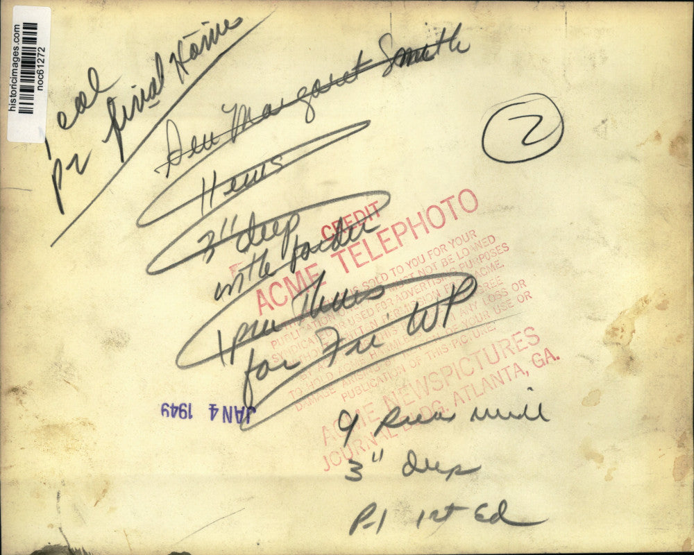 1948 Press Photo Representative Margaret Chase Smith moves to Senate side.