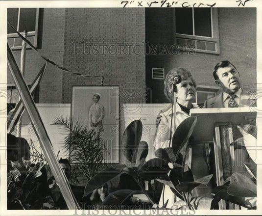 1975 Press Photo Mr. and Mrs. James Smith at hospital dedication ceremony