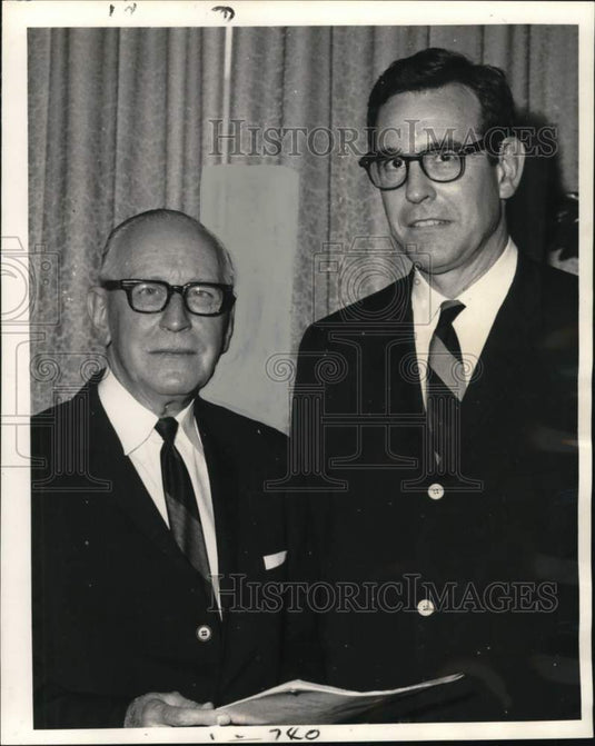 1968 Press Photo Dr. Dudley M. Stewart & Dr. Stewart succeeds- Leukemia Society