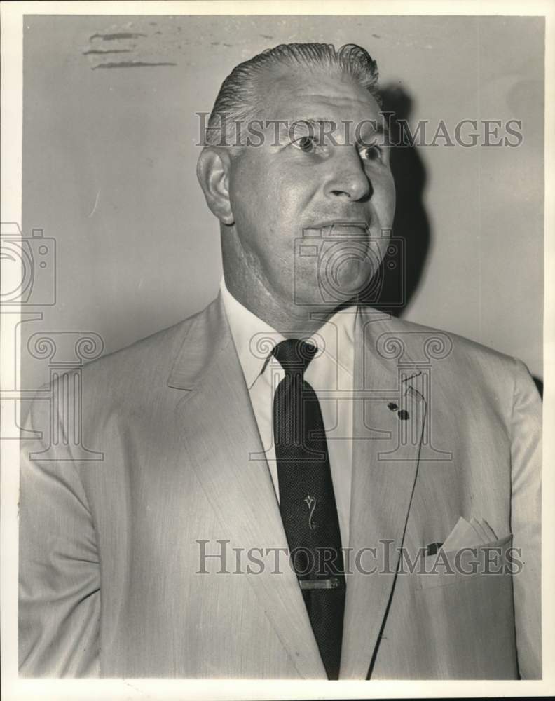 Load image into Gallery viewer, 1967 Press Photo Eugene C. Stiefell, President, Single Catholics Over Thirty
