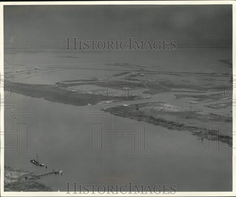 Load image into Gallery viewer, 1960 Press Photo Southwest Pass- Northeast across River, East Bay in Background
