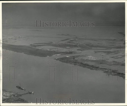 1960 Press Photo Southwest Pass- Northeast across River, East Bay in Background