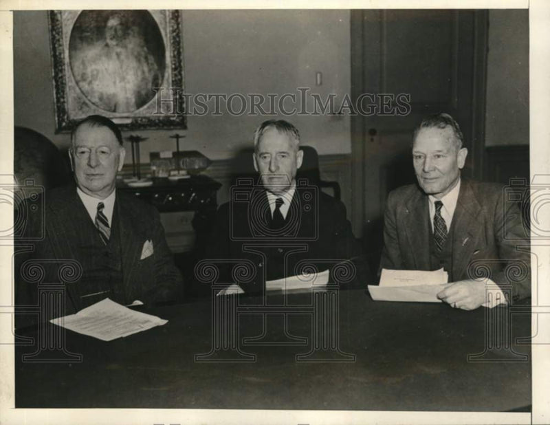 Load image into Gallery viewer, 1944 Press Photo War Ballot Commission meets in Washington D.C. - noc62986
