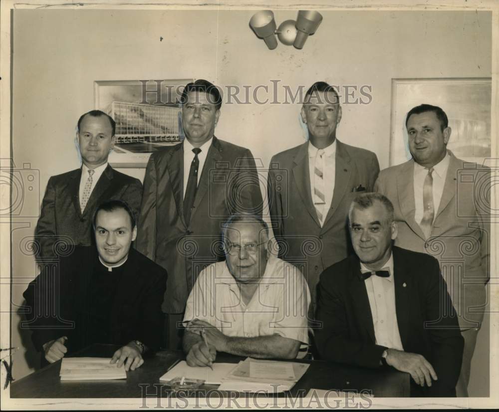 1961 Press Photo Committee formed to foster interest in St. Joseph&#39;s retreats.