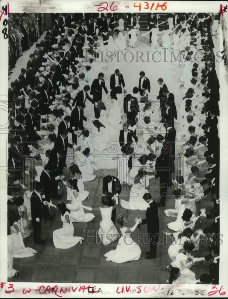 1986 Press Photo William D. Buckman&#39;s Travel Time, &quot;Vienna Opera Ball Holiday.&quot;