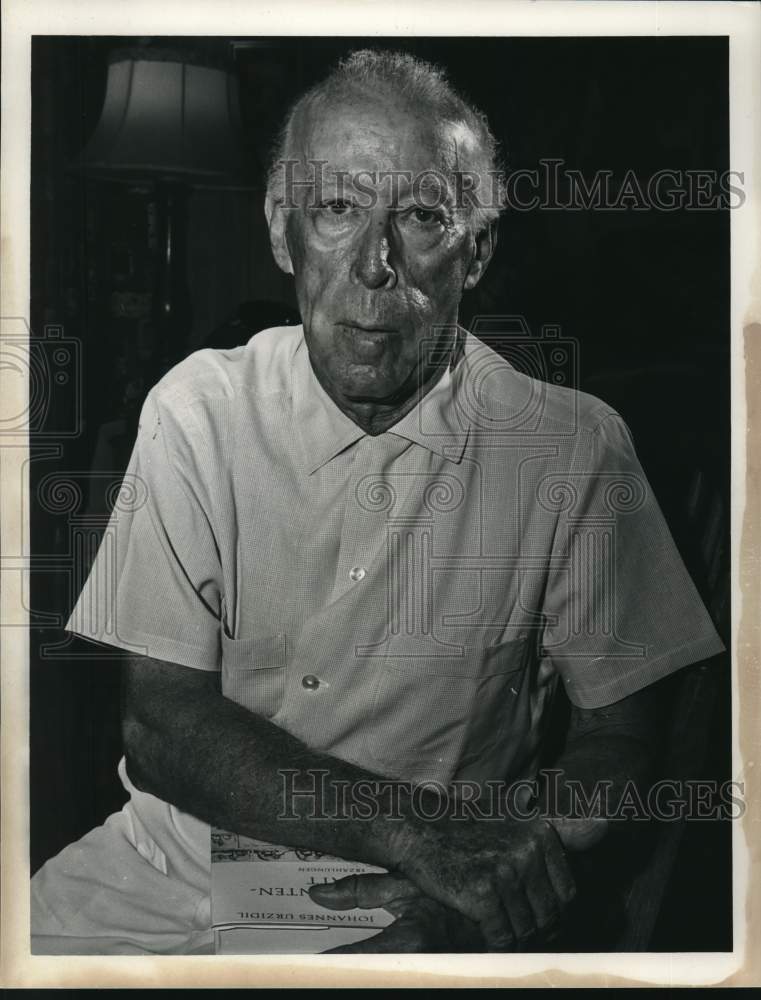 Load image into Gallery viewer, 1967 Press Photo Francis Soyla, Civic Group Leader - noc64236
